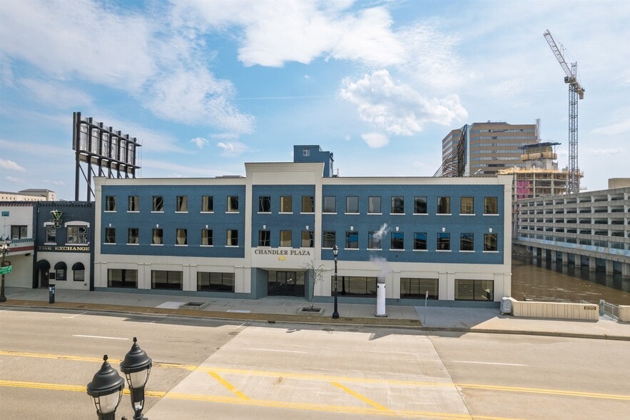 More Photos Of 300 E Michigan Ave, Lansing Office For Lease