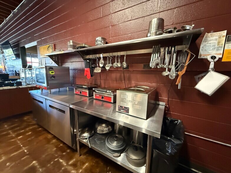 More Photos Of 314 Smith Ave, Thomasville Restaurant For Sale