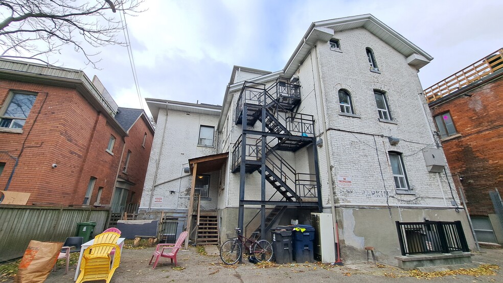 More Photos Of 109 Pembroke St, Toronto Apartments For Sale