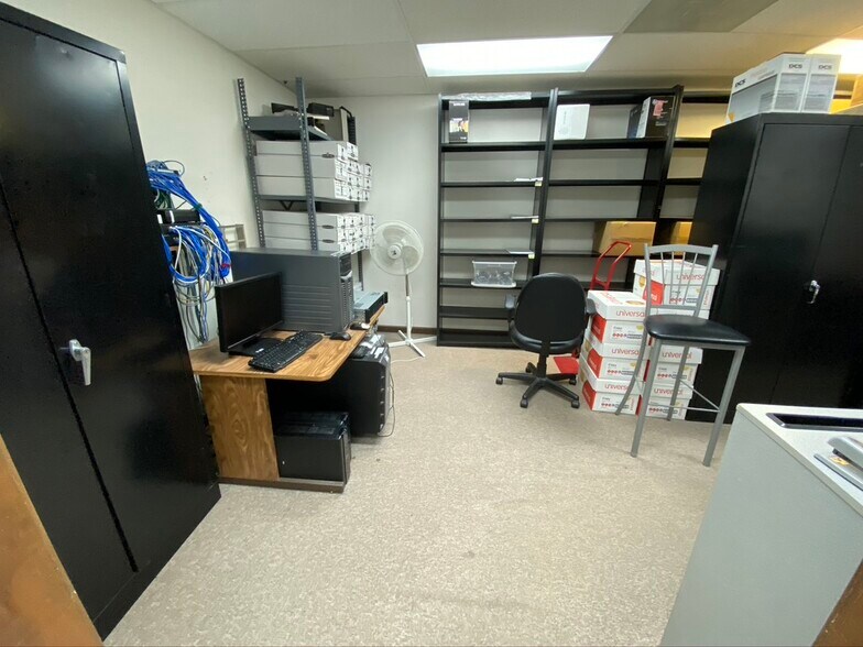 More Photos Of 7016 Corporate Way, Dayton Medical For Lease