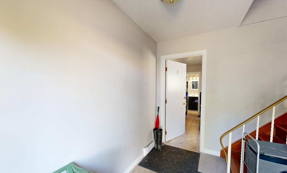 More Photos Of 184 Simcoe St, London Apartments For Sale