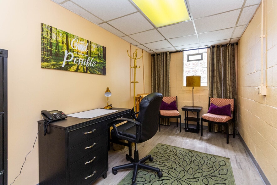 More Photos Of 1196 Joslyn Ave, Pontiac Religious Facility For Sale