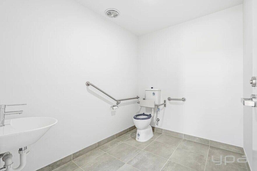 More Photos Of 33 Concorde Cres, Werribee Warehouse For Lease