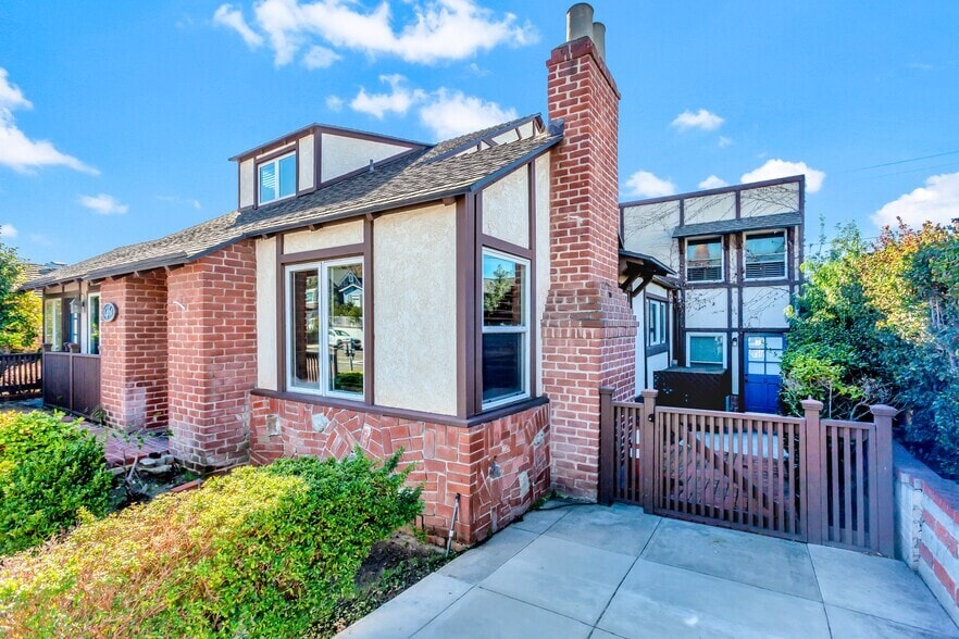 More Photos Of 1461 Glenneyre St, Laguna Beach Office Residential For Lease