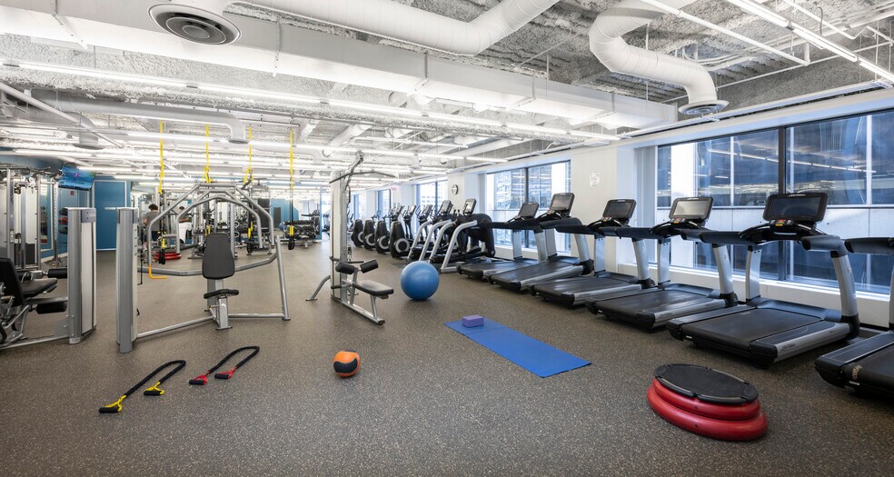 More Photos Of 230 W Monroe St, Chicago Office For Lease