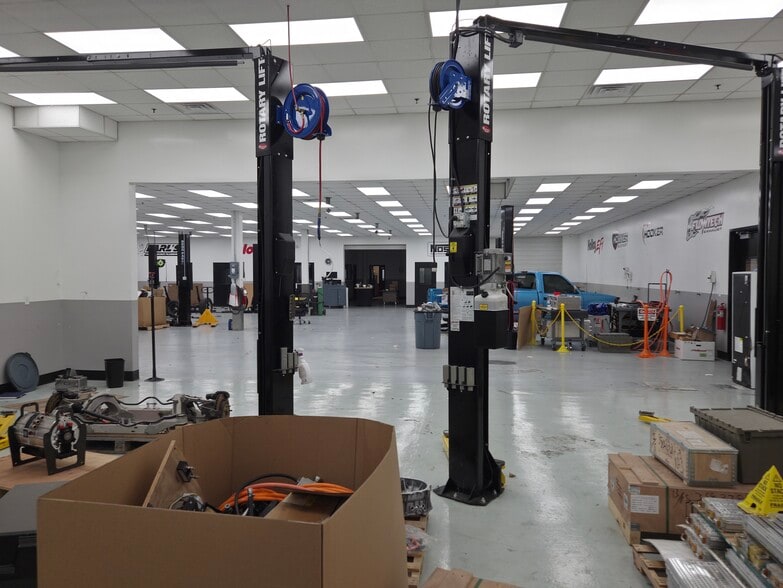 More Photos Of 1801 Russellville Rd, Bowling Green Manufacturing For Sale