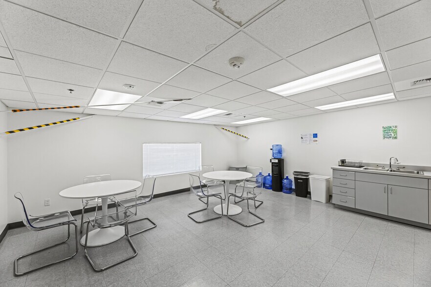 More Photos Of 2 Eric Cir, Verdi Warehouse For Sale