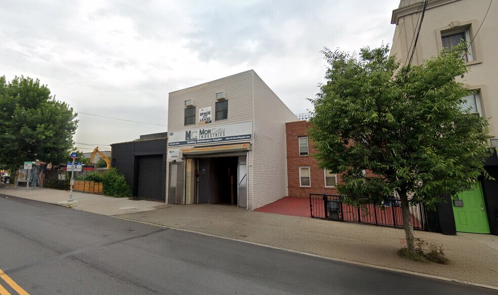 More Photos Of 247 Van Brunt St, Brooklyn Storefront Retail Office For Lease