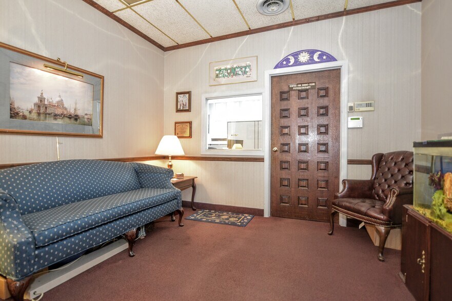 More Photos Of 354 State St, Hackensack Medical For Lease