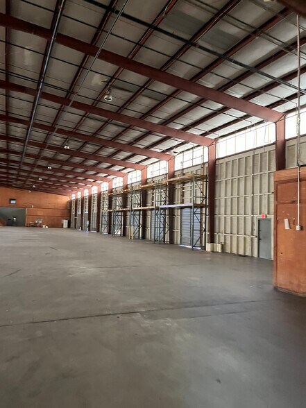 More Photos Of 3720 NE 33rd St, Ocala Warehouse For Sale