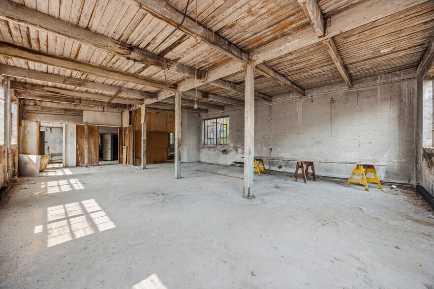 More Photos Of 942 Chapel St, New Haven Office For Sale