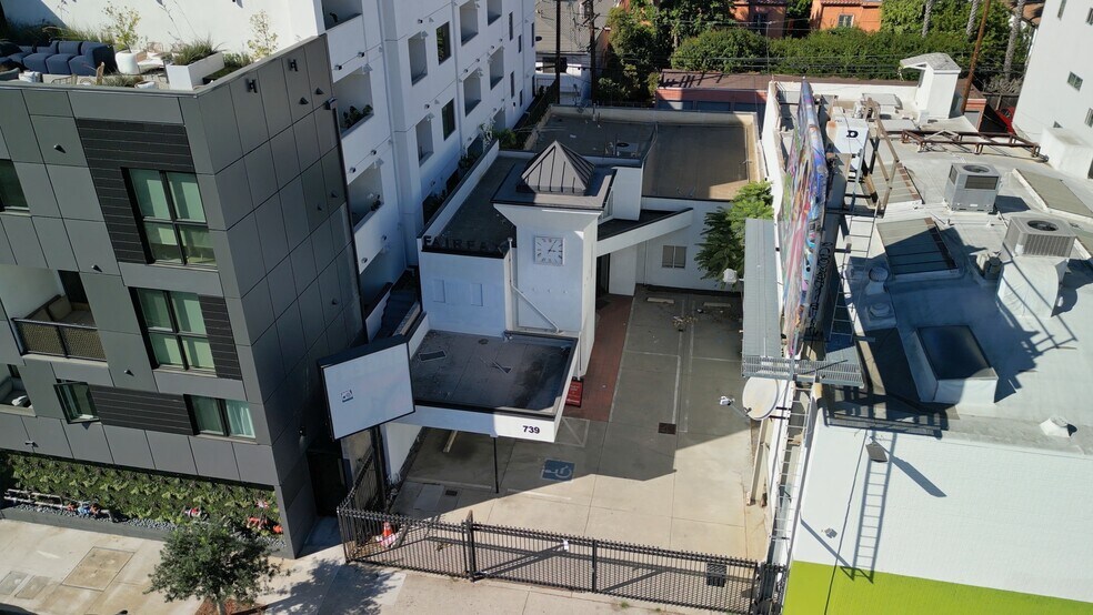 More Photos Of 739-741 N Fairfax Ave, Los Angeles Medical For Lease