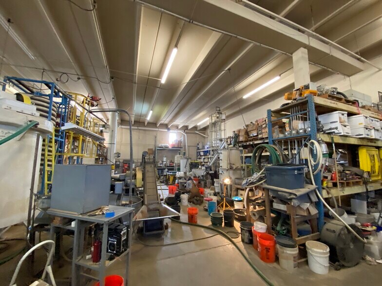 More Photos Of 3030-3040 S Vallejo St, Englewood Warehouse For Sale