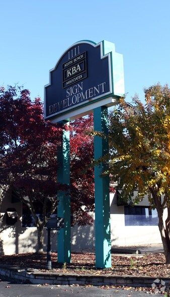 More Photos Of 1111 Willowbrook Dr, Greensboro Light Manufacturing For Sale