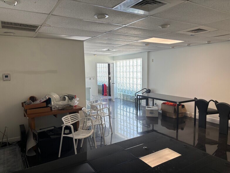 More Photos Of 1260 E Oakland Park Blvd, Oakland Park Office For Sale