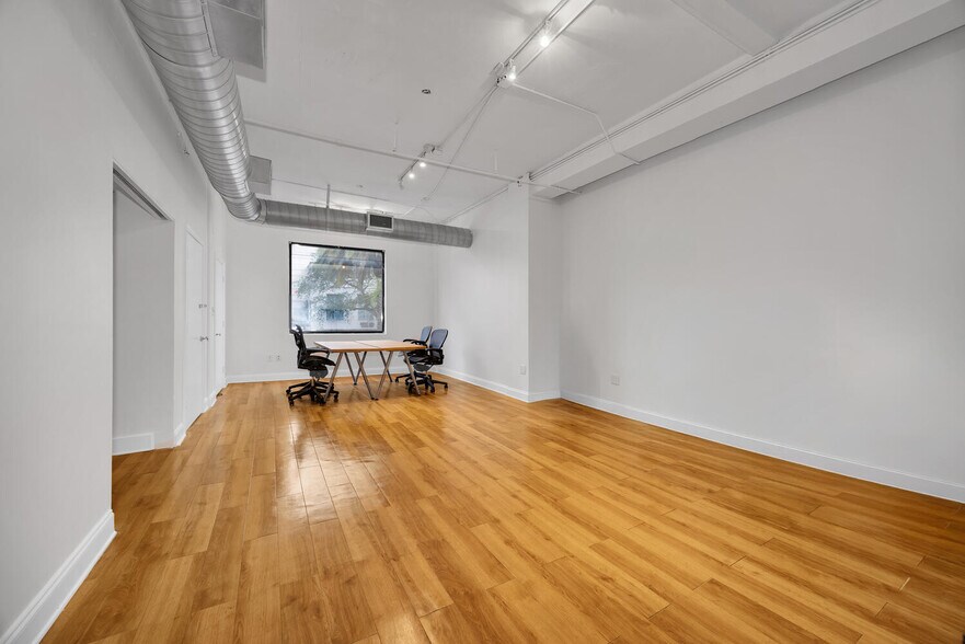 More Photos Of 2334-2346 Ponce De Leon Blvd, Coral Gables Office For Lease