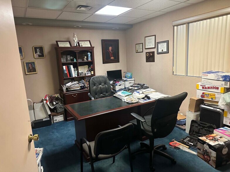 More Photos Of 381 N 9th Ave, Scranton Medical For Sale