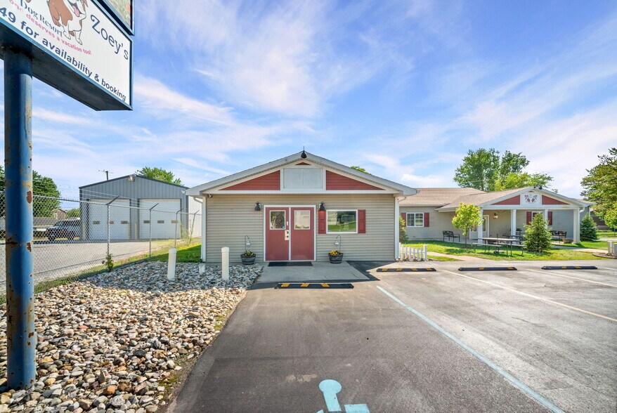 More Photos Of 12150 N US Highway 421, Monticello General Retail For Sale