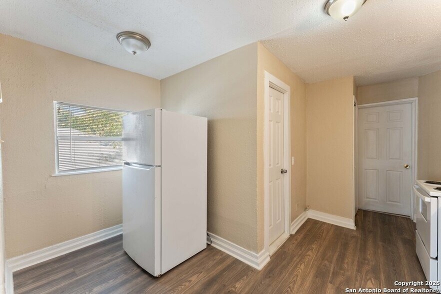 More Photos Of 403 Terrell Ave, San Antonio Apartments For Sale