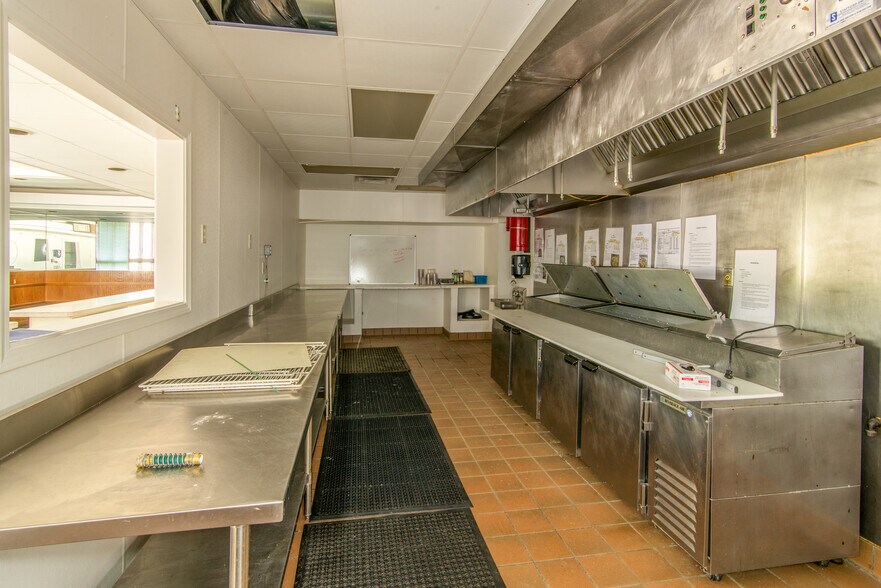More Photos Of 1319 E Michigan Ave, Jackson Restaurant For Sale