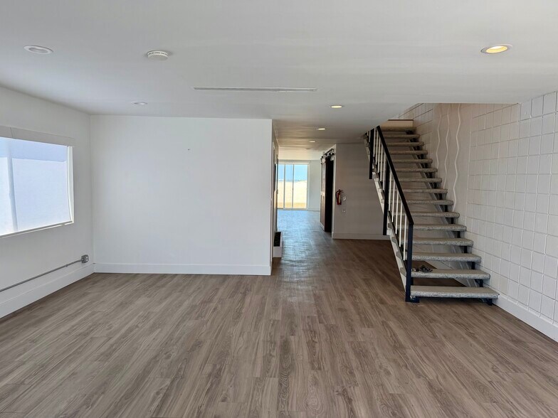More Photos Of 2909 Ocean Dr, Oxnard Loft Creative Space For Lease