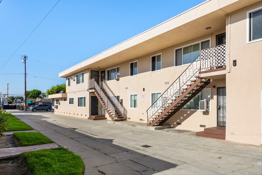 More Photos Of 3516 Beechwood Ave, Lynwood Multifamily For Sale