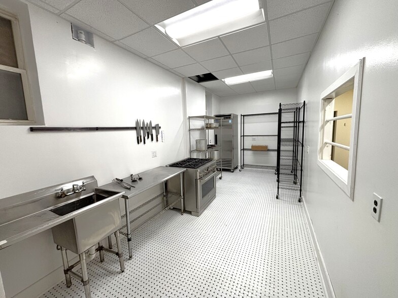 More Photos Of 346 Denison St, Baltimore Religious Facility For Sale