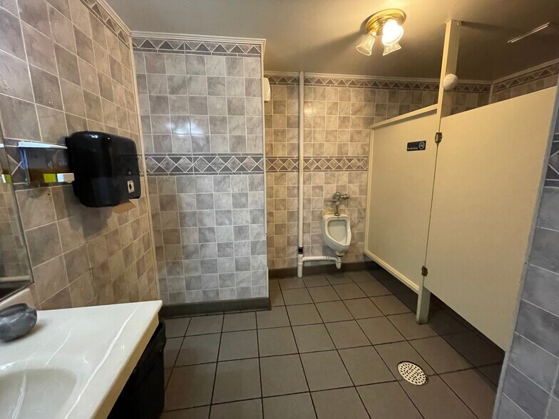 More Photos Of 298 Old Bowers Rd, Mertztown Restaurant For Sale