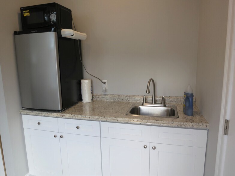 More Photos Of 373 Crescent St, West Bridgewater Warehouse For Lease