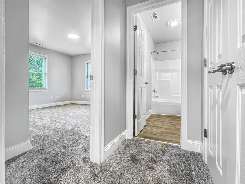 More Photos Of 200 Barker Ave, Sharon Hill Multifamily For Sale