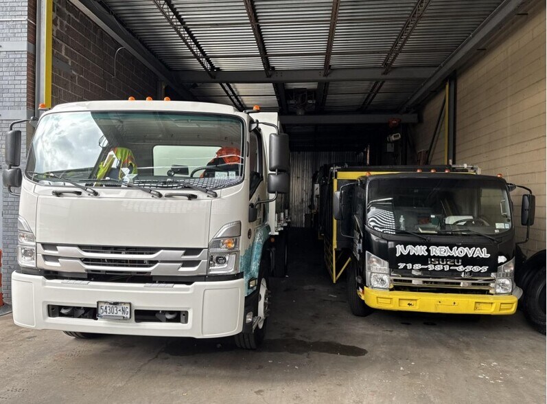 More Photos Of 1623 Cody Ave, Ridgewood Warehouse For Lease