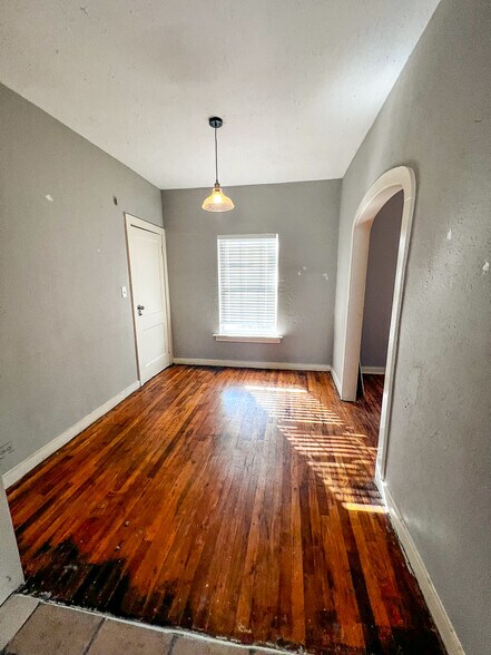 More Photos Of 108 N Gordon Dr, Crockett Apartments For Sale