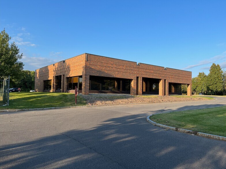 More Photos Of 6007 Fair Lakes Rd, East Syracuse Office For Sale