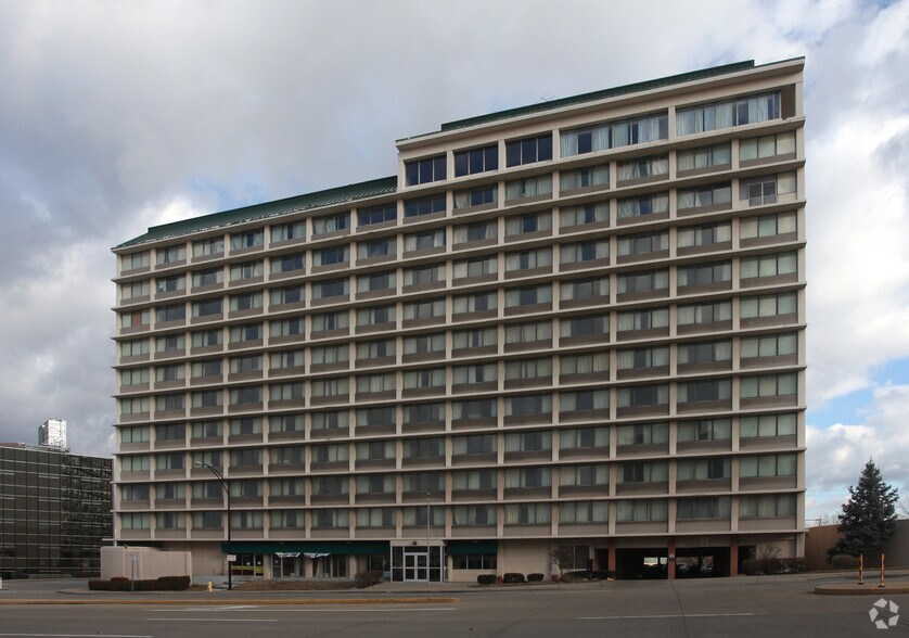 More Photos Of 800 W 8th St, Cincinnati Hotel For Sale