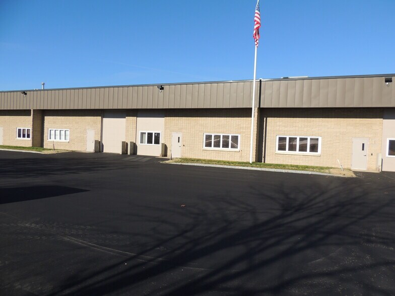 Primary Photo Of 24 Lexington Dr, Laconia Light Manufacturing For Lease