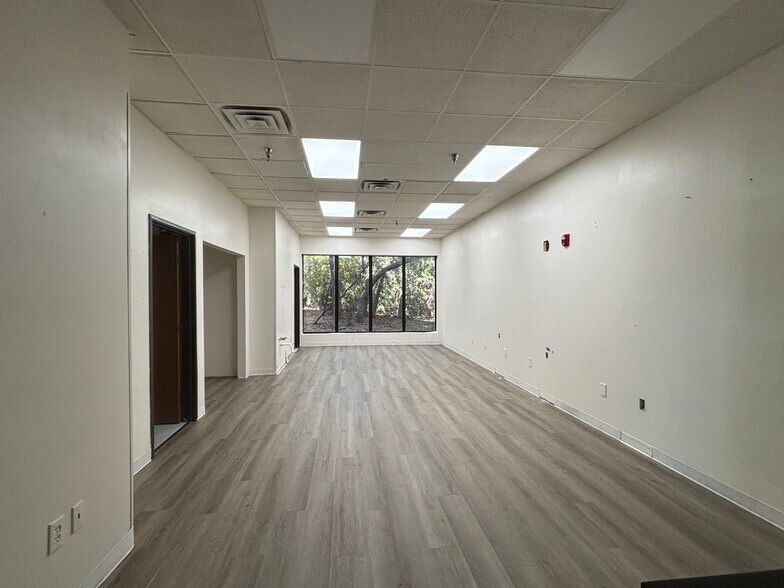 More Photos Of 4851 S Interstate 35 E, Corinth Medical For Lease