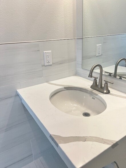 More Photos Of 3117 Bailey Dr, Fort Worth Medical For Sale