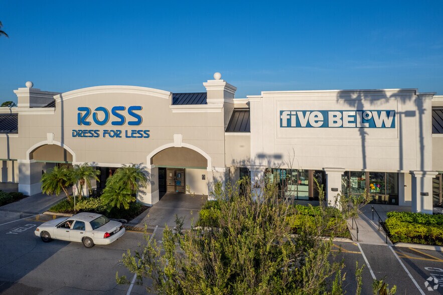 More Photos Of 1455 Semoran Blvd, Casselberry Storefront For Lease