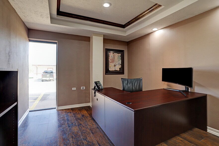 More Photos Of 16910 FM 2920 Rd, Tomball Office For Lease