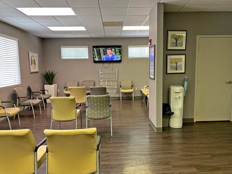 More Photos Of 4889 S Congress Ave, Lake Worth Medical For Sale