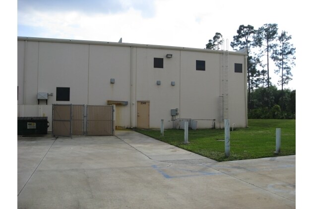 More Photos Of 2340 SW Poma Dr, Palm City Light Manufacturing For Lease