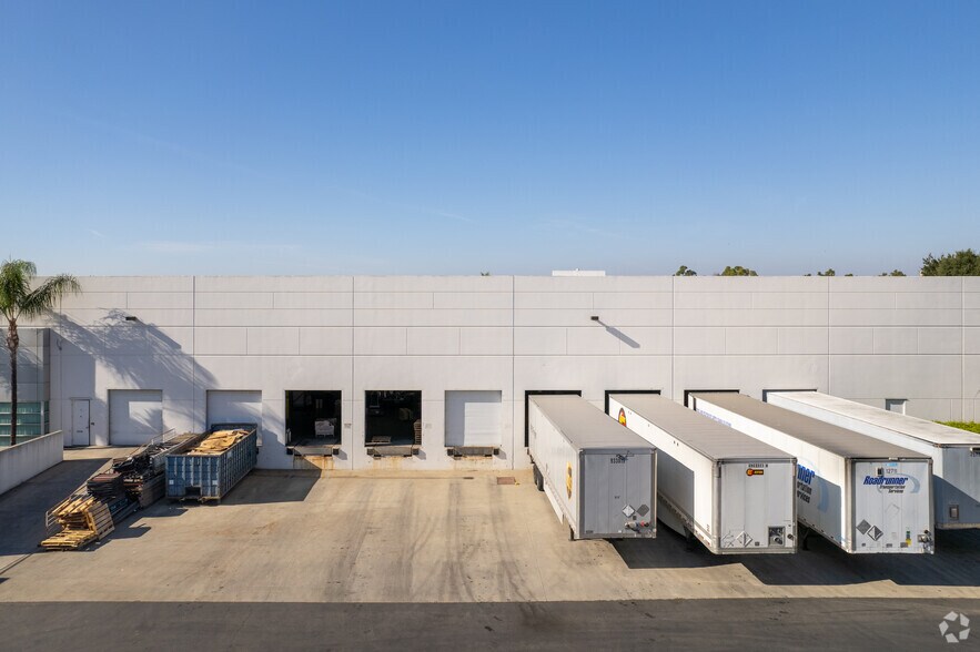 More Photos Of 4 Studebaker, Irvine Light Manufacturing For Sale