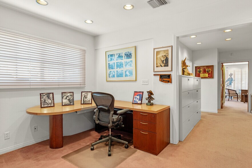 More Photos Of 4383 Colfax Ave, Studio City Office For Sale