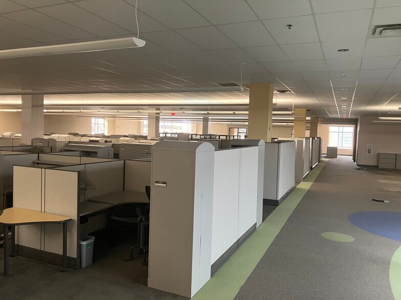 More Photos Of 40 W 2nd St, Dayton Office For Sale