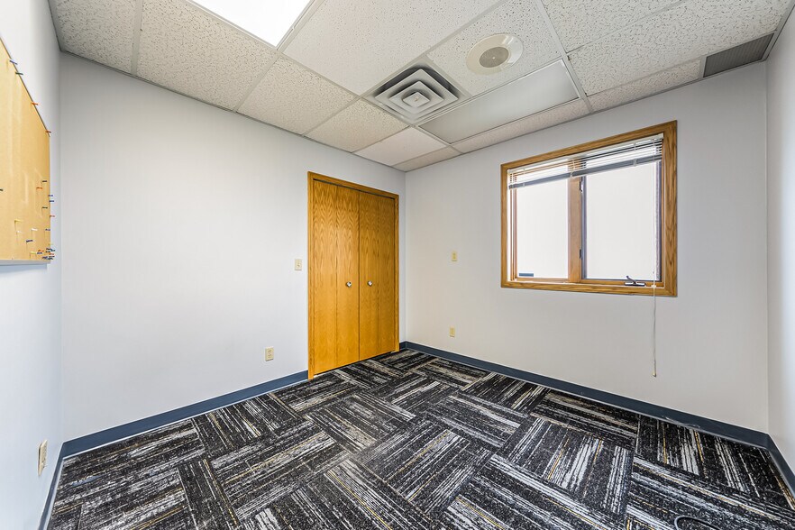 More Photos Of 4259 Lake Rd, Lorain Office For Sale