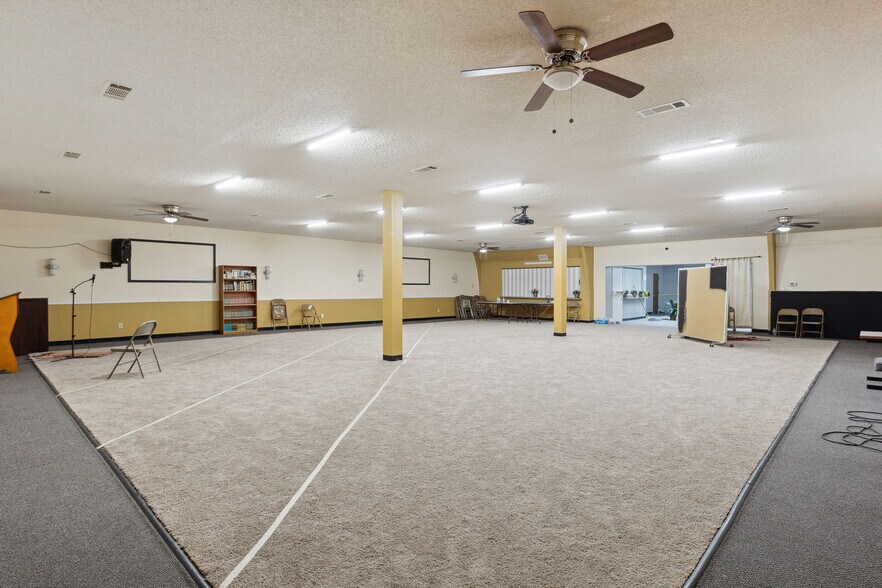 More Photos Of 1919 S Collins St, Arlington Religious Facility For Sale