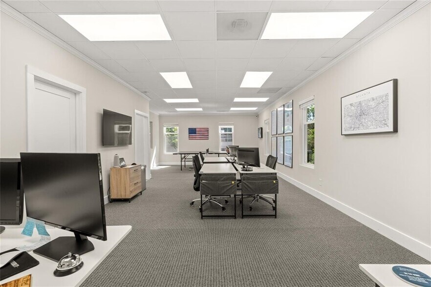 More Photos Of 6111 Peachtree Dunwoody Rd NE, Atlanta Medical For Sale