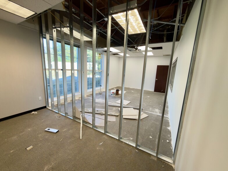 More Photos Of 5061 N 12th Ave, Pensacola Bank For Lease