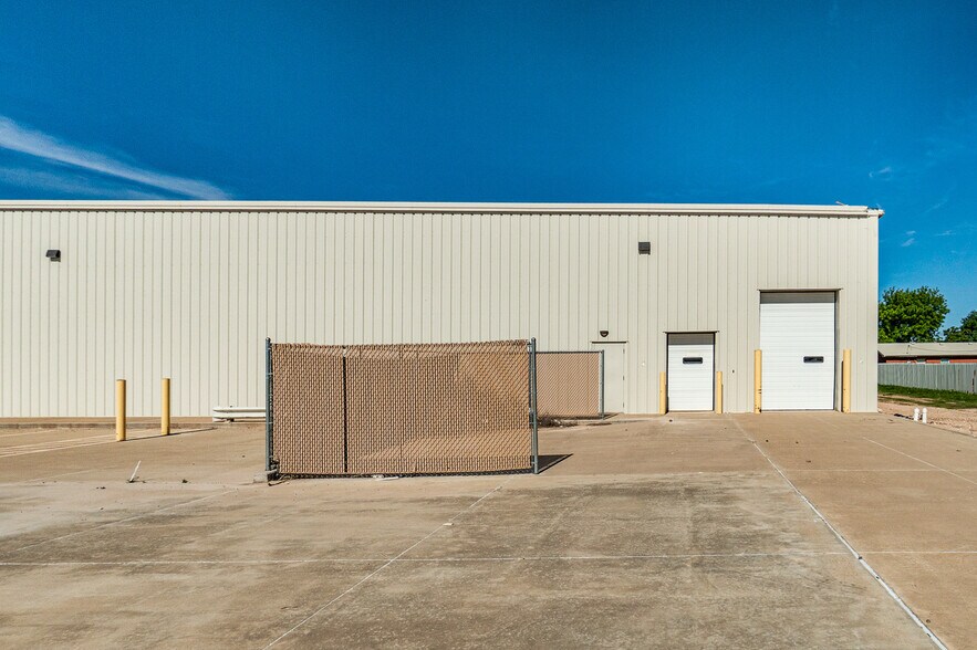 More Photos Of 908 NW 6th St, Tulia Freestanding For Sale