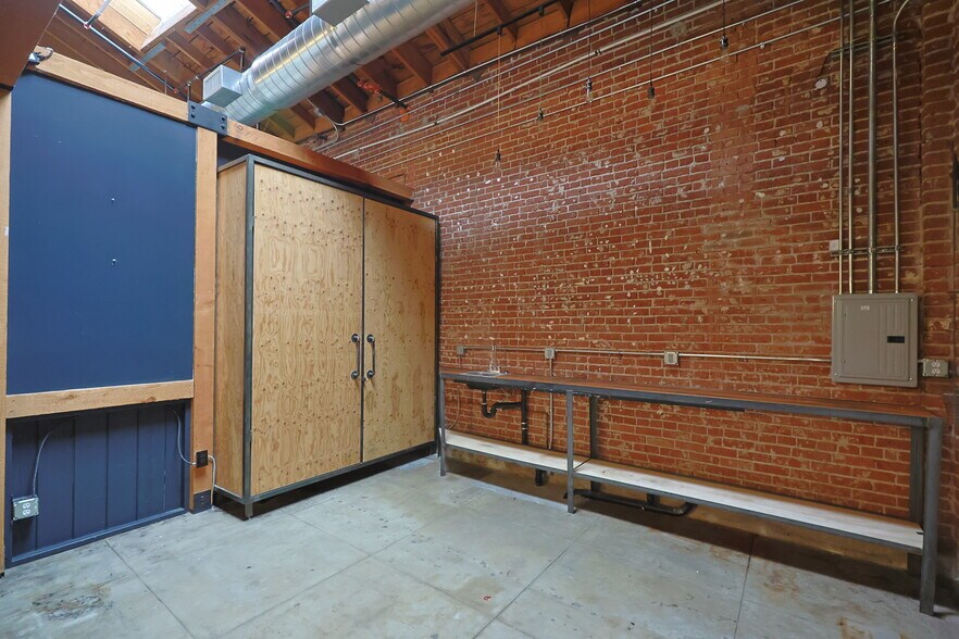 More Photos Of 2014-2022 E 7th St, Los Angeles Office For Lease